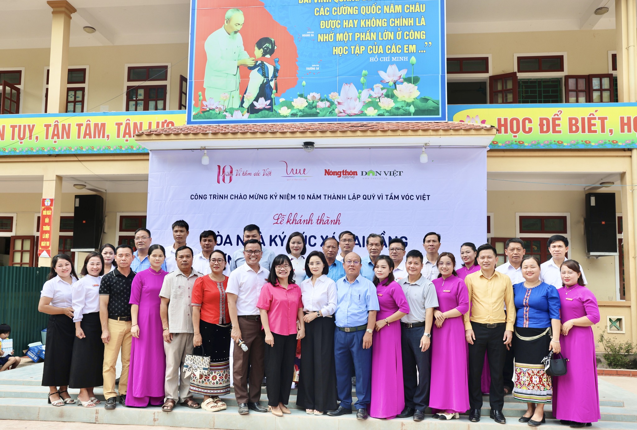 Khánh thành Tòa nhà ký túc xá 2 tầng tại vùng biên giới Nghệ An - Giai đoạn 1 công trình kỷ niệm 10 năm thành lập Quỹ Vì Tầm Vóc Việt